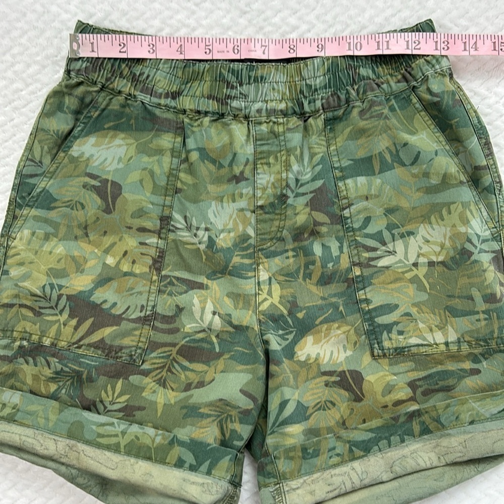 Sanctuary Camo Print Trailblazer Shorts Size 25 - Picture 5 of 17